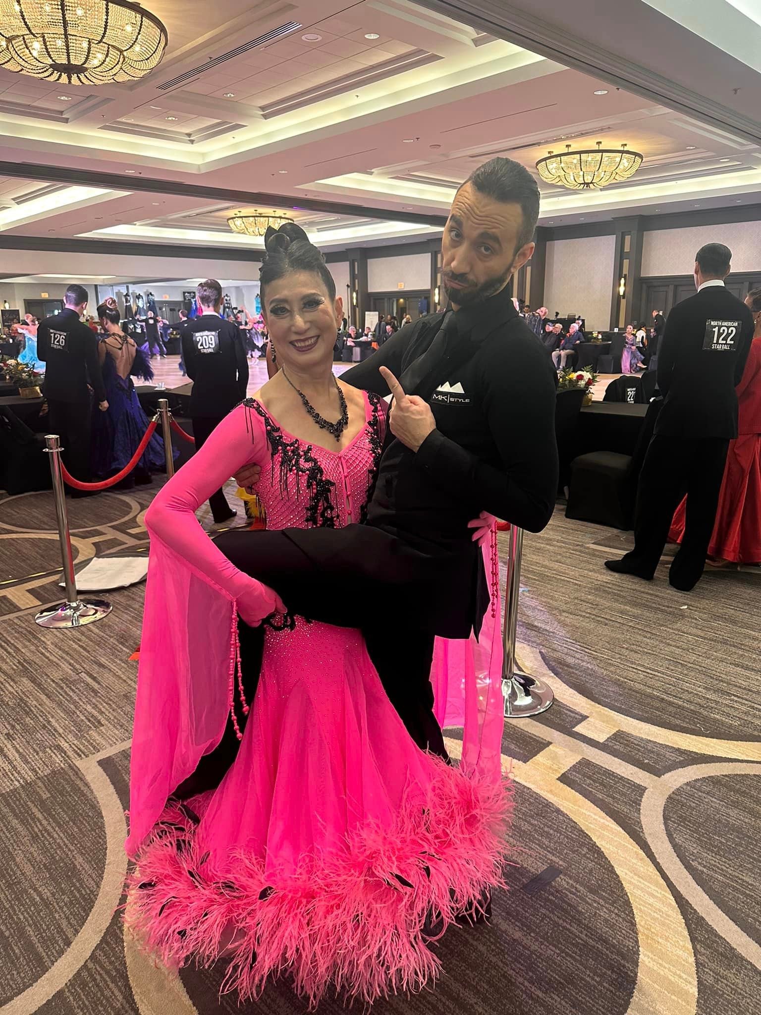 2 Dancers